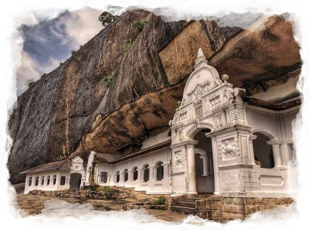 https://ovationtravelssrilanka.com/wp-content/uploads/2021/12/Dambulla-cave-temple2_main-photo.jpg